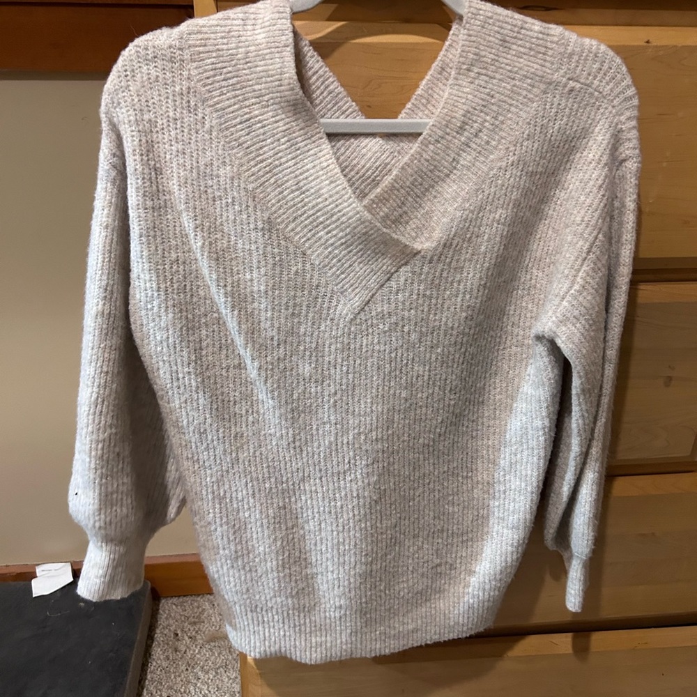 V neck sweater